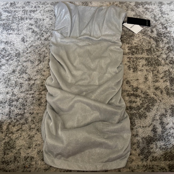 NWT Forever 21 Glitter Ruched Strapless Midi Tube Dress Silver Size Small - Picture 6 of 6